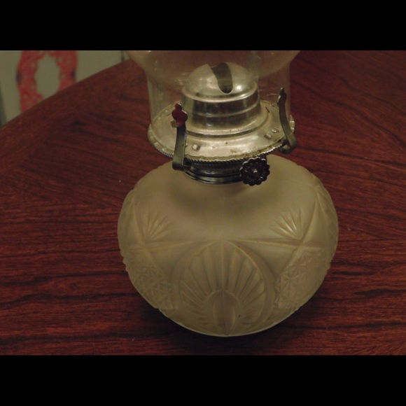 Hurricane Lamp Frosted Base Criss Cross pattern - Picture 2 of 2